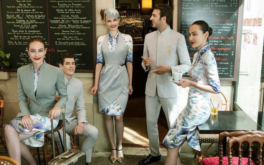 Zdjęcia chińskich strojów dla stewardess zaskoczyły wszystkich podczas Paryskiego Tygodnia Mody 3