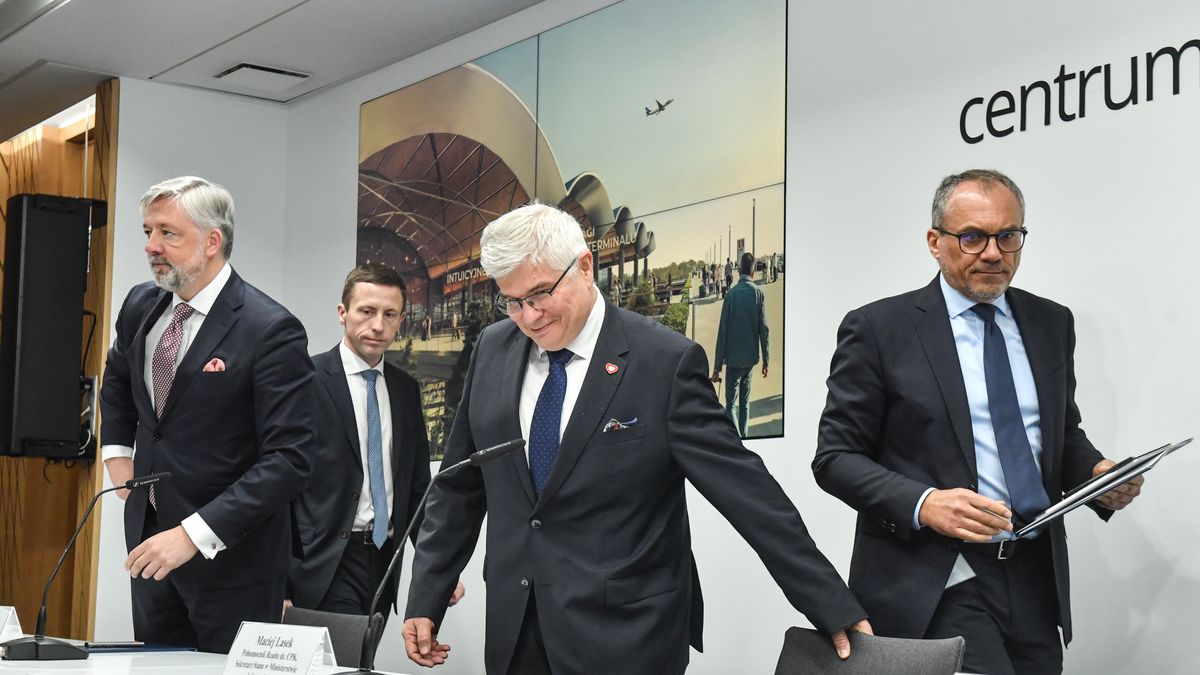 Piotr Nowak
Centralny Port Komunikacyjny, konferencja, lotnisko, przetarg, terminal