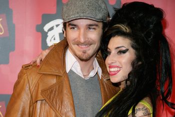 Były partner Winehouse o jej uzależnieniu. "Robiła to, co chciała"