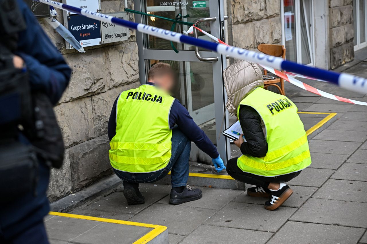 Incydent pod biurem PO. Szef MSWiA reaguje
