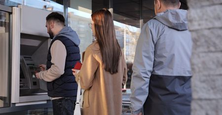 Trudniejszy dostęp do gotówki. Zmiana w Polsce, Czechach i Niemczech