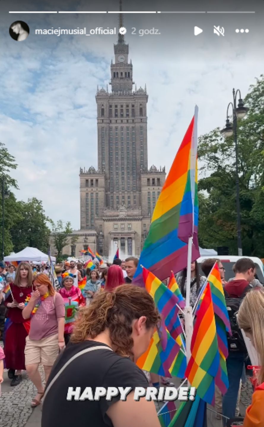 Maciej Musiał na Paradzie Równości