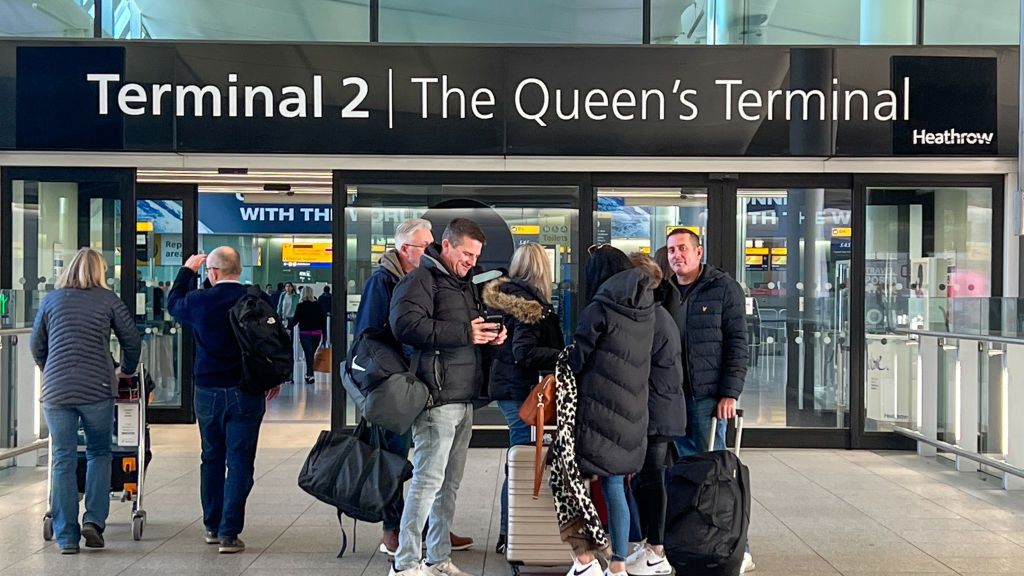 W przyszłym roku podróżni na Wyspach będą mogli wnosić na pokład samolotów nawet dwa litry płynów