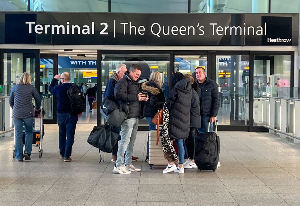 Wielkie zmiany na lotniskach. Na Wyspach zniosą limit płynów i nakaz wyjmowania laptopów