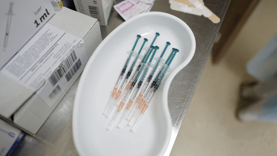 Koronawirus. W piątek nie ruszyło szczepienie nauczycieli w Oleśnicy. Nikt nie chce przyznać się do winy