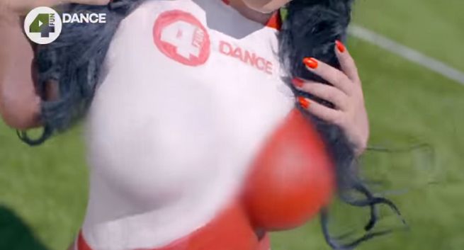 4Fun Dance i siostry Godlewskie sprofanowali barwy narodowe? KRRiT nie zajmuje się sprawą