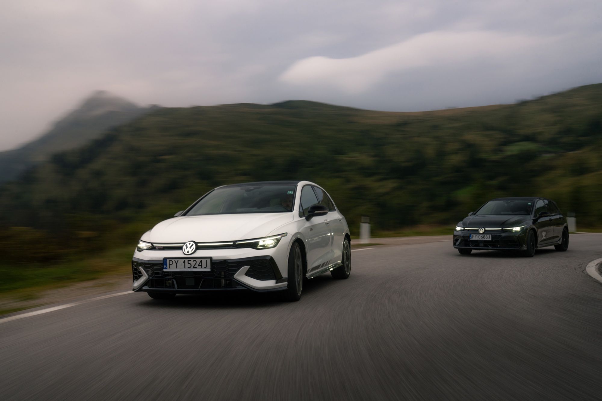 Gran turismo: Volkswagen Golf GTI Clubsport i R w Alpach