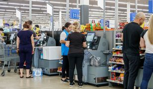 Kasy samoobsługowe będą płatne? Jedna sieć już zaczęła pobierać opłaty