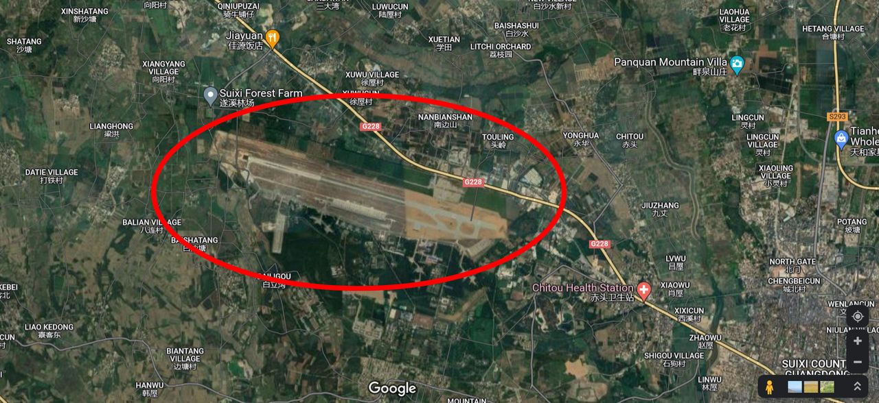 Widok na bazę lotnicza w Suixi w Mapach Google