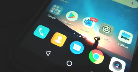 Google usunęło 85 niebezpiecznych aplikacji ze Sklepu Play. Pobrało je 8 milionów