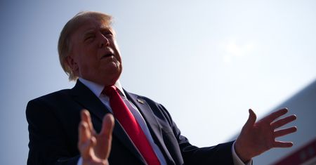 "Denuklearyzacja Iranu postępuje". Trump się chwali