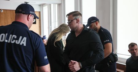 Łukasz Żak wyprowadzony z sali sądowej. Nie chciał słuchać byłej dziewczyny?