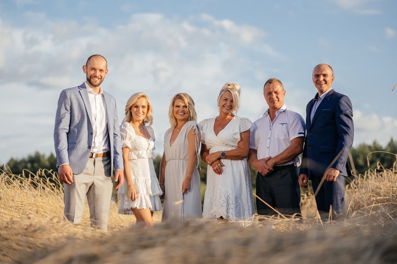 Stanisław, Kamila, Elżbieta, Krzysztof i Kamil będą szukać miłości w ósmym sezonie "Rolnik szuka żony"