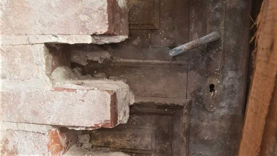 Podczas remontu  kamienicy przy ul. Kłopotowskiego 38 odkryto zabytkowe drzwi