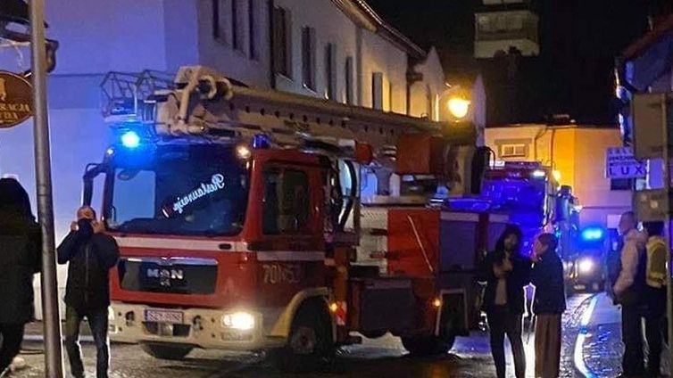 Śląskie. Starszy mężczyzna zginął w pożarze budynku w Żywcu, najprawdopodobniej w wyniku zaczadzenia.