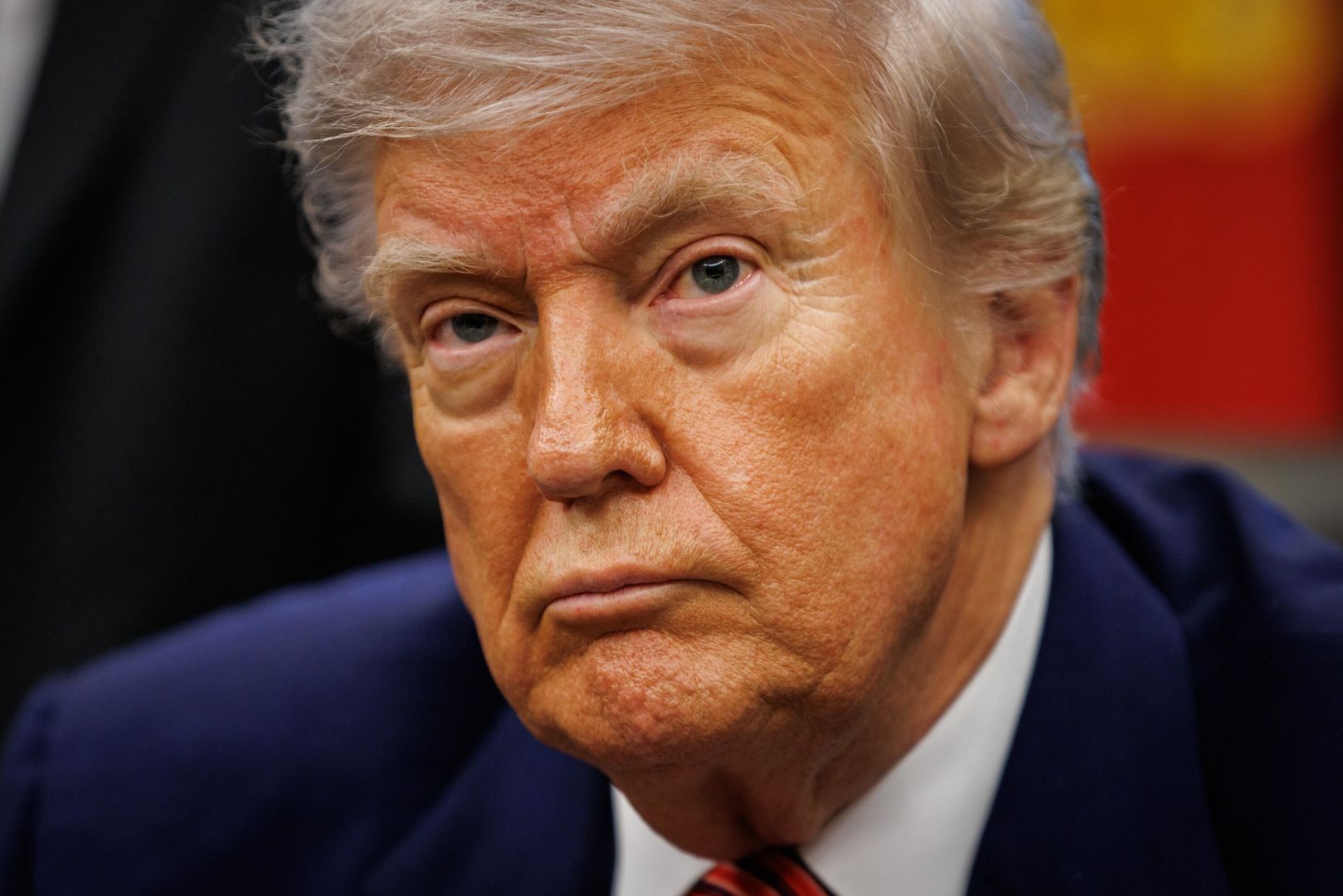US President Donald Trump before signing executive orders on nuclear energy in the Oval Office of the White House, Washington, D.C., USA, 23 May 2025. Trump signed a total of five executive orders aimed at easing restrictions and expanding the nuclear energy industry. EPA/SAMUEL CORUM / POOL Dostawca: PAP/EPA.