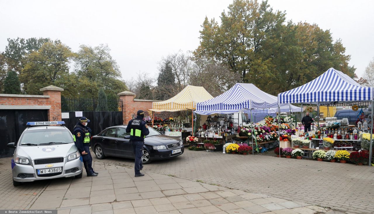 Zamknięte cmentarze. W Chełmie zaniosą kwiaty na 1 listopada