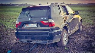 Zarębin: Zderzenie BMW i ciężarówki przewożącej żołnierzy. Ranna kobieta