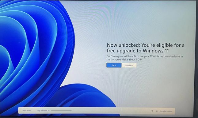 Pełnoekranowa propozycja instalacji Windowsa 11