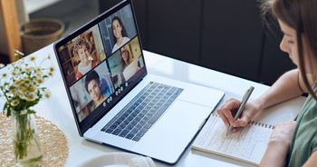 E-rewolucja w edukacji. Czy cyfrowe platformy zastąpią drogie korepetycje?
