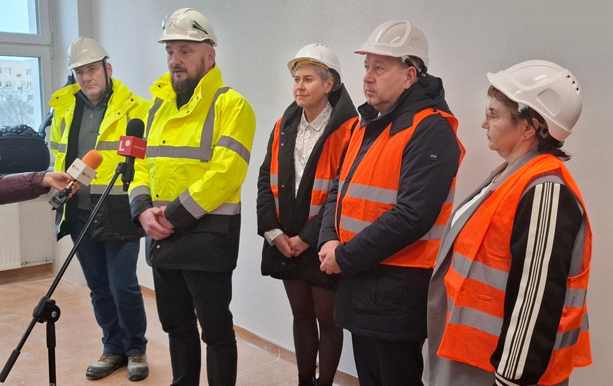 PSP nr 7 w Ostrowcu Świętokrzyskim zmienia się na dwóch frontach: termomodernizacja za 21 mln zł i nowy żłobek miejski