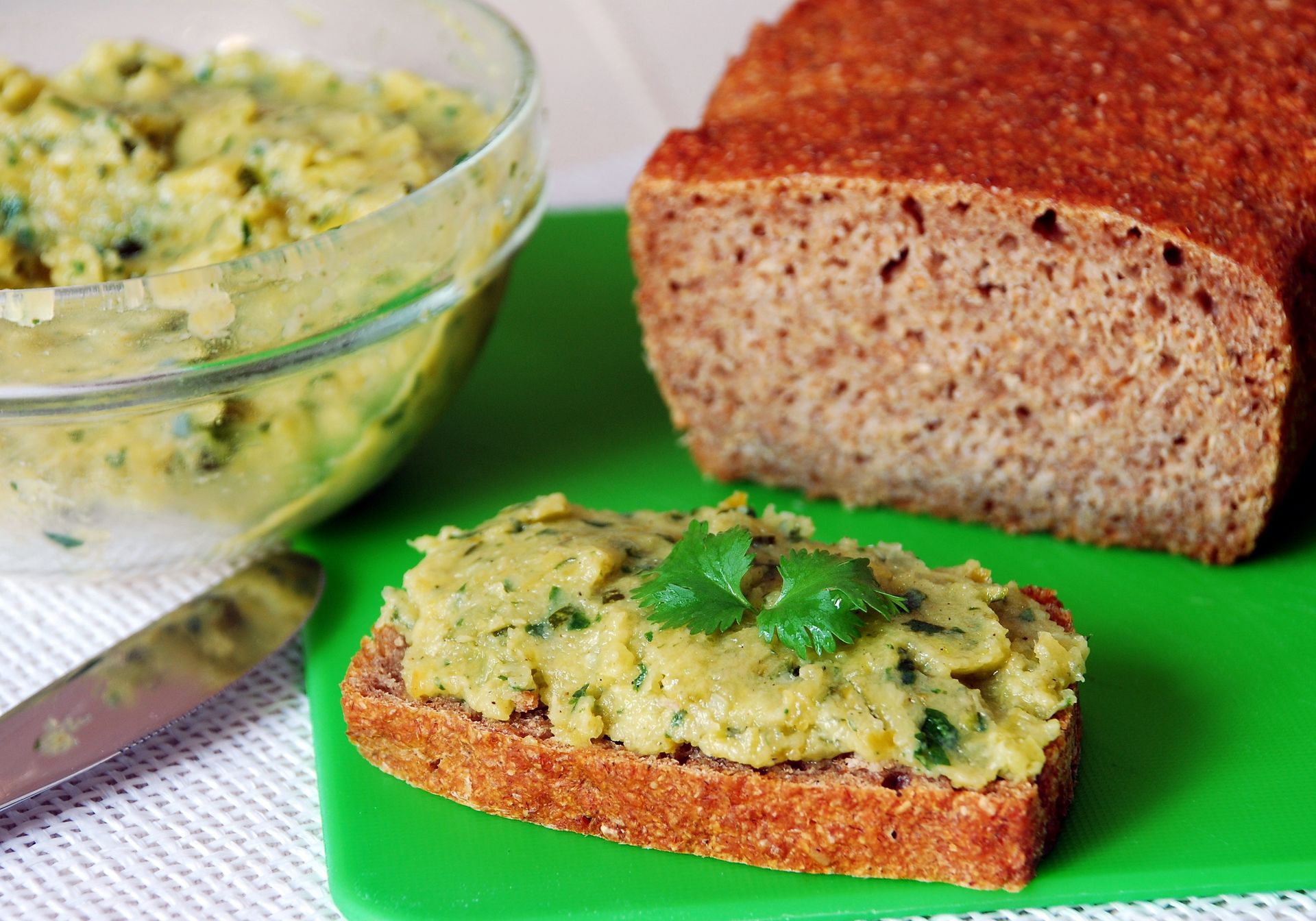 Do blendera daję 2 warzywa. Idealna pasta do szkolnej kanapki