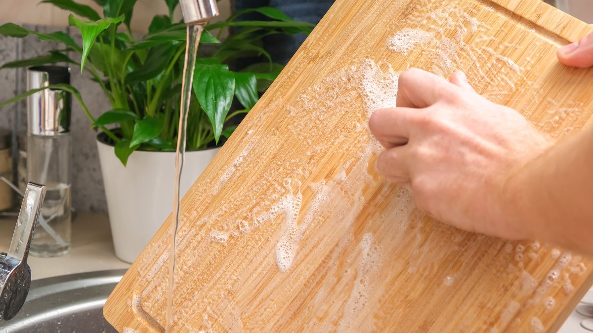 Mycie deski do krojenia jest niezwykle istotne