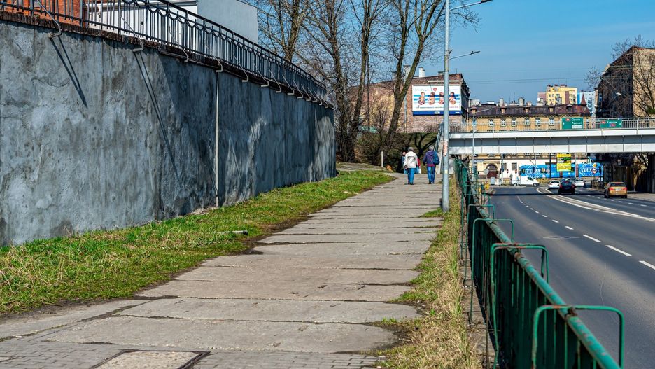Bytom. Miasto przebuduje m.in. chodnik w dzielnicy Rozbark.