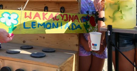 Posypały się donosy na dzieci. Wszystko przez lemoniadę