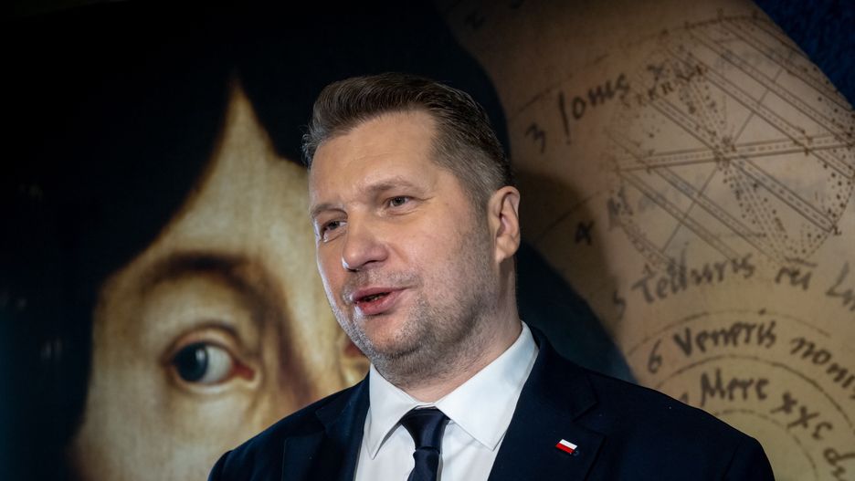 Toruń, 21.02.2023. Minister edukacji i nauki Przemysław Czarnek podczas ostatniego dnia Światowego Kongresu Kopernikańskiego w Toruniu, 21 bm. W dniu 19 lutego przypadała 550. rocznica urodzin astronoma. (aldg) PAP/Tytus Żmijewski