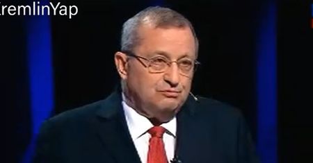 Propagandysta rozpłakał się na wizji. "Po co była ta specjalna operacja?"