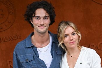 Sienna Miller zaręczona? Pierścionek wywołał poruszenie