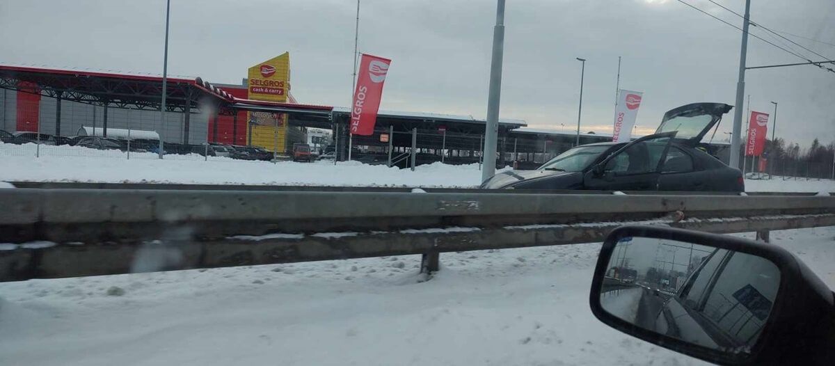Zderzenie renaulta z mazdą na al. Kraśnickiej
