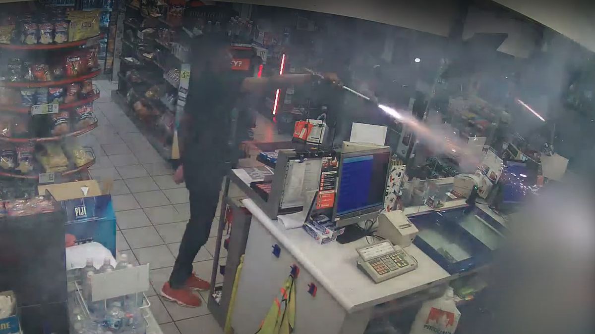 Napaść za pomocą fajerwerek