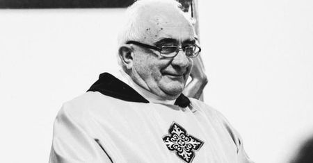 Ksiądz Stanisław Bijak nie żyje. Proboszcz z Oławy przegrał walkę z koronawirusem