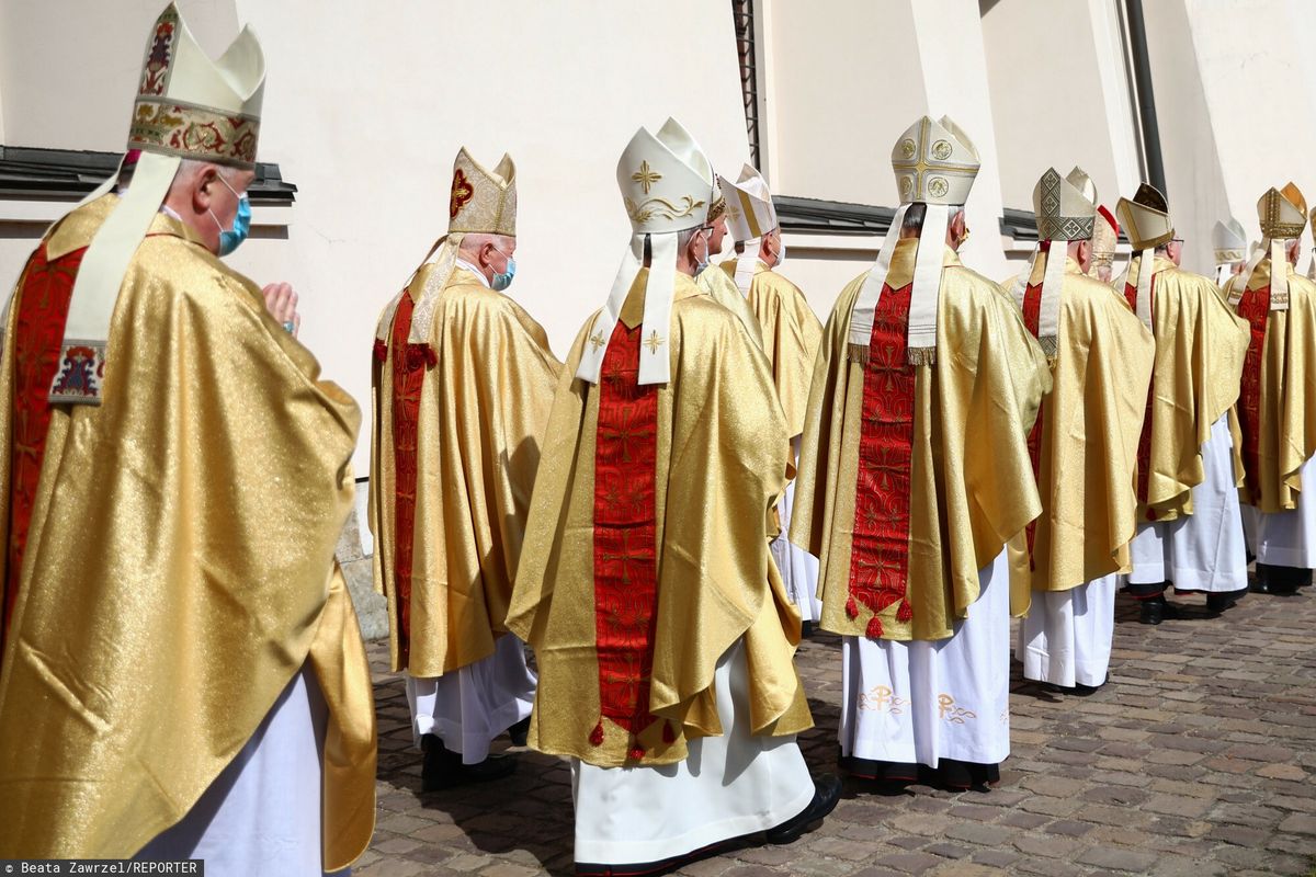 Papież wzywa polskich biskupów. ”Polska wysunęła się na pierwsze miejsce, jeżeli chodzi o liczbę nadużyć”