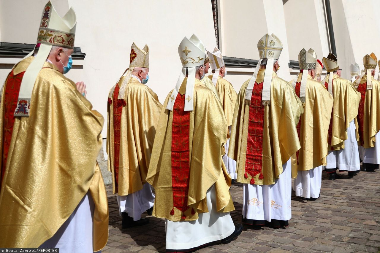 Papież wzywa polskich biskupów. ”Polska wysunęła się na pierwsze miejsce, jeżeli chodzi o liczbę nadużyć”