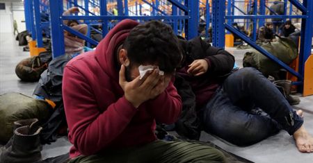 Białoruś zabrała imigrantów z granicy. "Nie wiemy, co się stanie"
