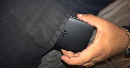Czy BlackBerry Passport mieści się w kieszeni?