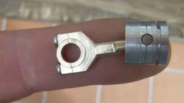 Jak powstawał najmniejszy na świecie silnik V12? [wideo] 1