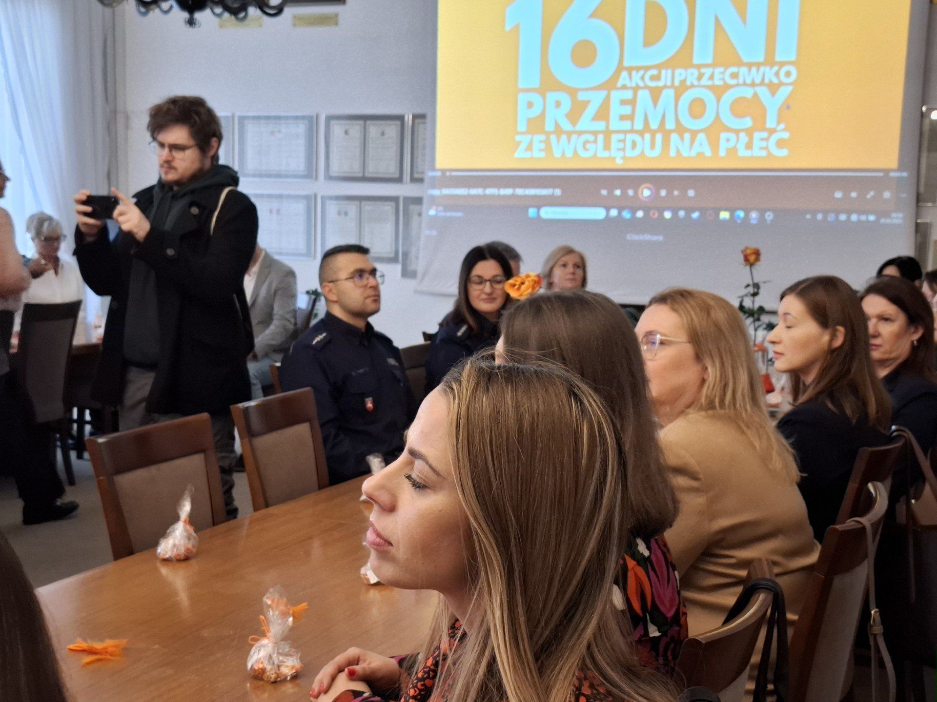 akcja &#34;16 dni akcji przeciw przemocy ze względu na płeć&#34; potrwa w Lublinie do 10 grudnia