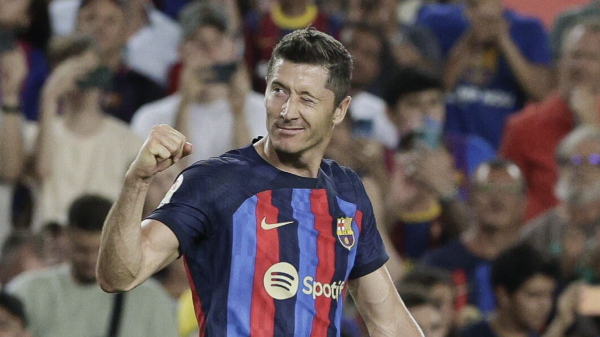 PAP/EPA / Quique Garcia / Na zdjęciu: Robert Lewandowski