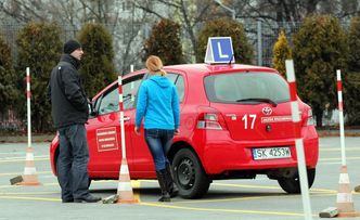 Nauka jazdy do deregulacji. Krytykują rząd