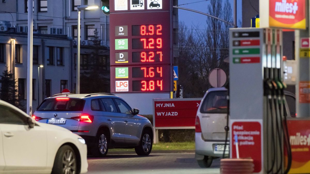 Rosn? ceny paliw
26.03.2026 Gdansk Stacja benzynowa ceny paliw rosn?
Fot. Wojciech Strozyk/REPORTER
WOJCIECH STROZYK/REPORTER