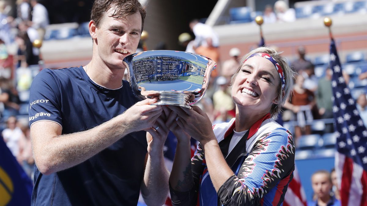 PAP/EPA / JOHN G. MABANGLO / Na zdjęciu: Jamie Murray i Bethanie Mattek-Sands, mistrzowie US Open 2019 w mikście