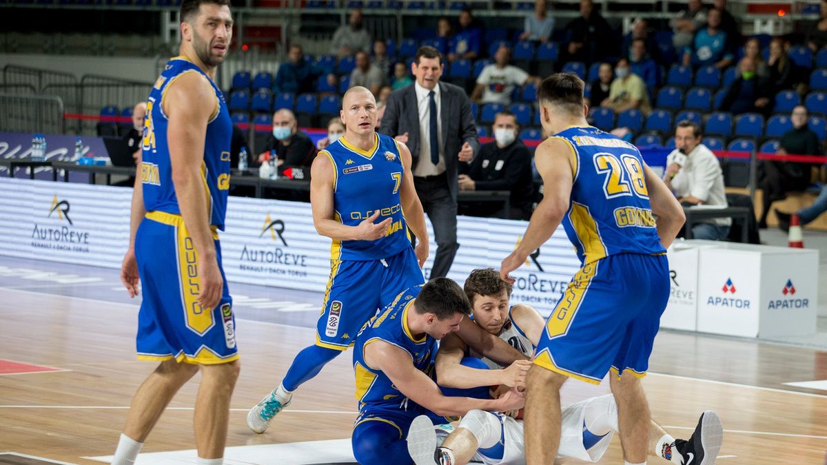 WP SportoweFakty / Jacek Wojciechowski / Na zdjęciu: Wojciech Czerlonko (walczy o piłkę)