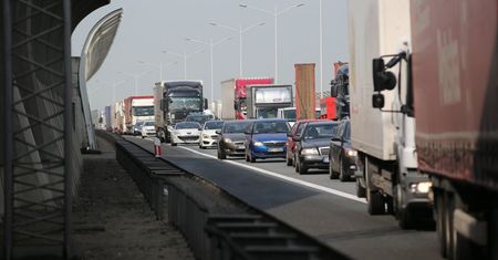 Karambol na Autostradowej Obwodnicy Wrocławia. Pięć samochodów blokuje pas