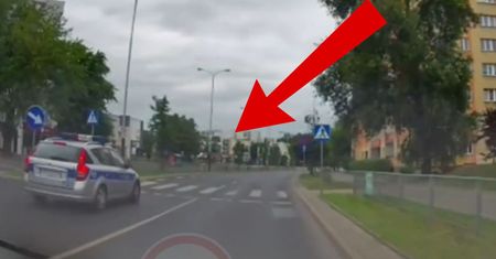 "Policja łamie przepisy". Burza w internecie, zobaczcie co zrobił radiowóz