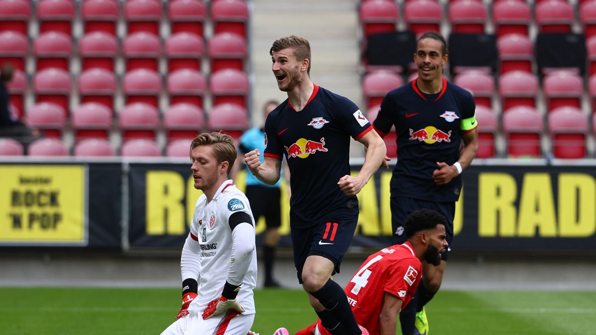 PAP/EPA / KAI PFAFFENBACH  / Na zdjęciu: Timo Werner (w środku)