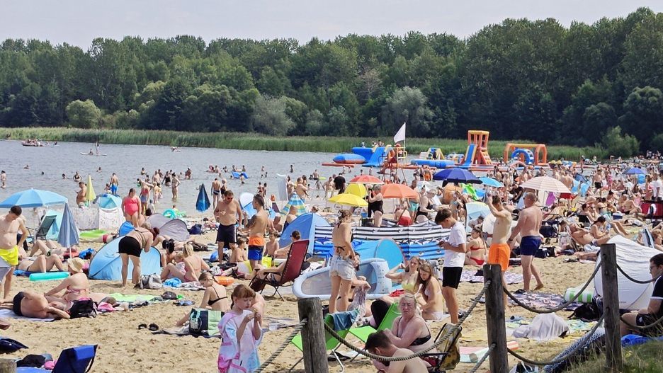 Pogoria II kolejny już raz oblegana przez plażowiczów z całego regionu